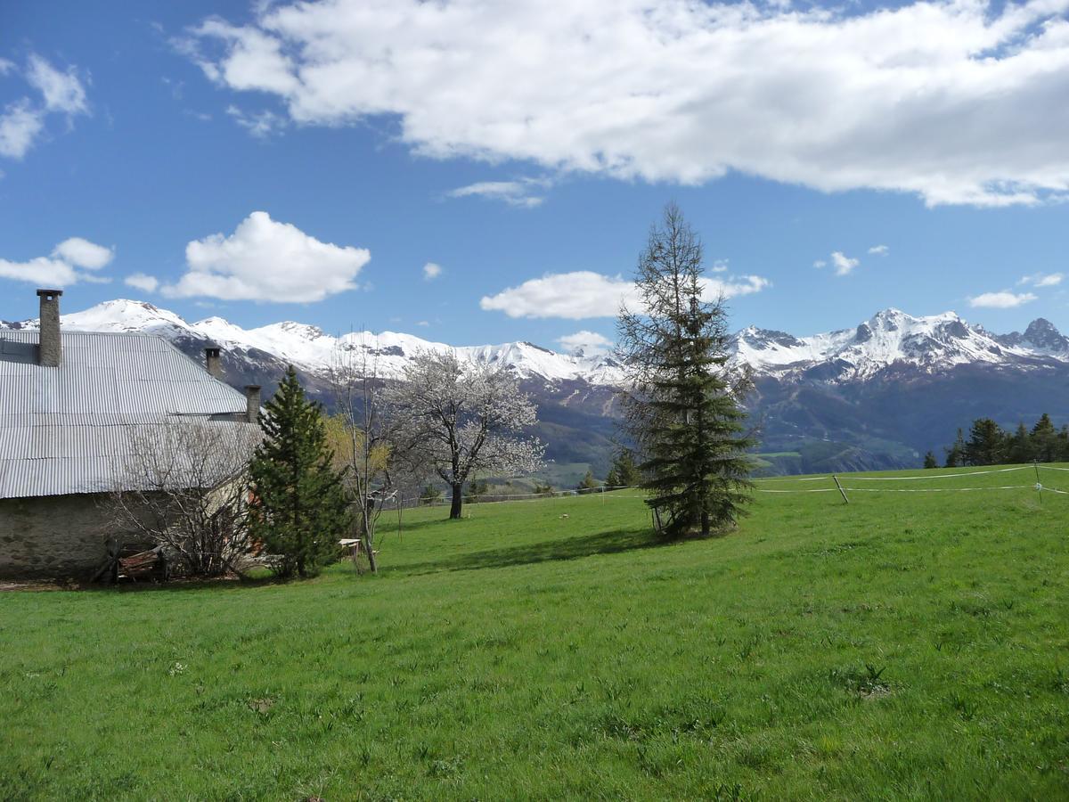 Gite D'Etape Auberge De L'Ardoisiere Jausiers Exterior foto